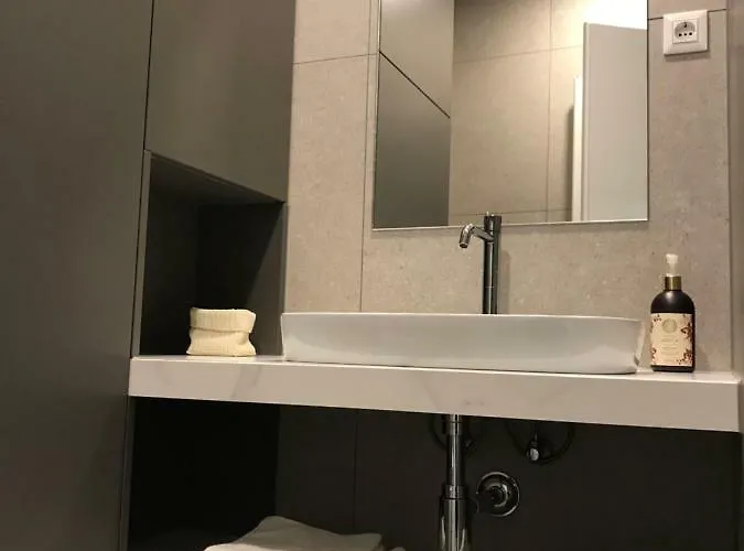 Street Flat Mini Apartma *